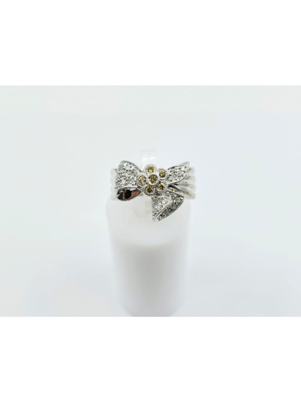 Beautiful 18K Karat Solid White Gold Yellow & White Diamond Bow Ring - Size 3.25 - Picture 7 of 16